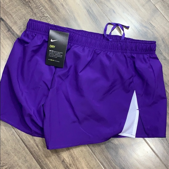 NIKE Women’s running shorts with Dri-Fit Technolog - Picture 9 of 16